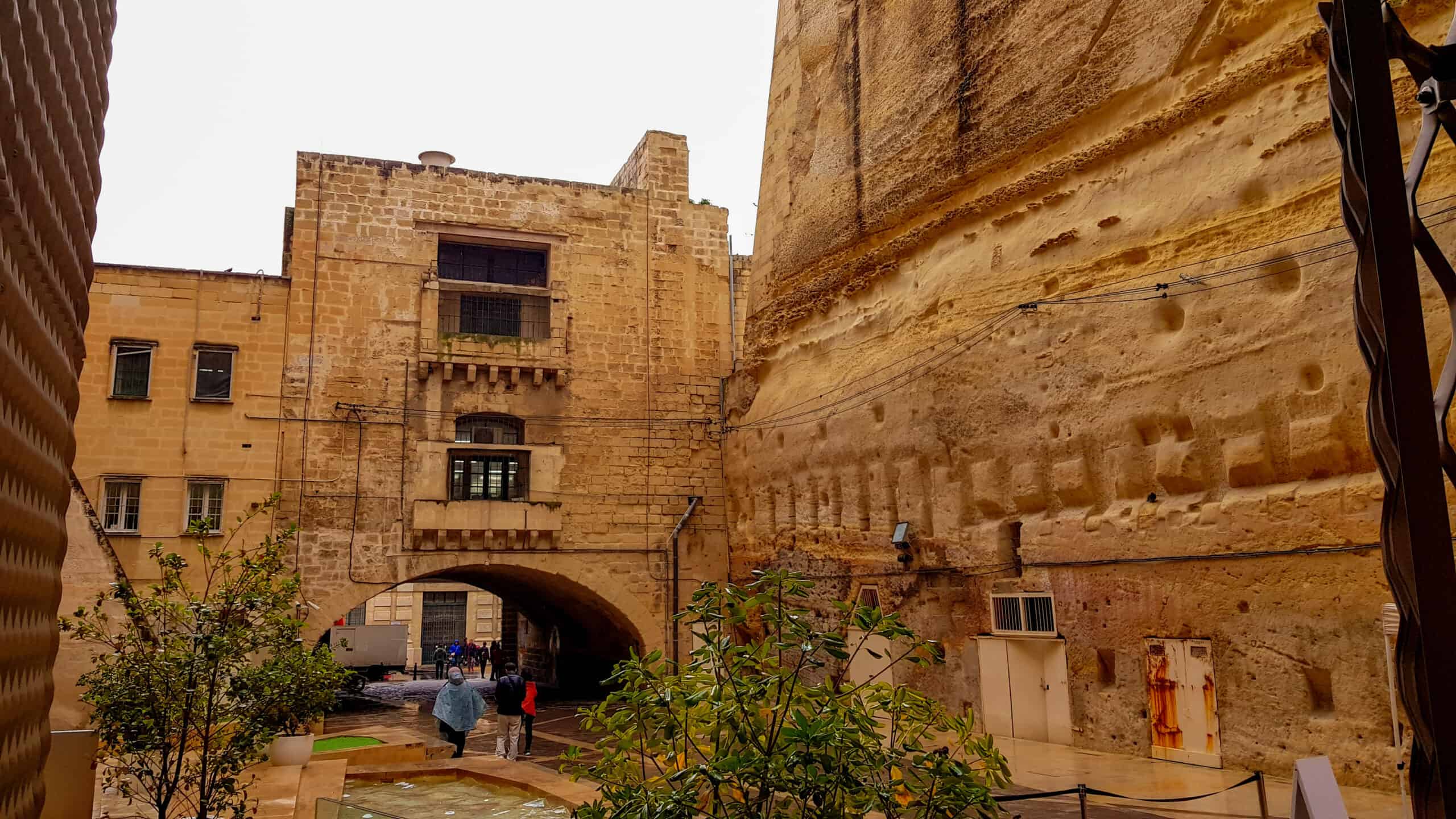 Getting Around Malta | A Guide For First Time Visitors (2023) Walls Of Valetta
