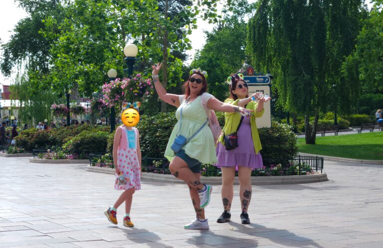 What to Wear to Disneyland Paris (Disney Bounding Tips on a Budget)