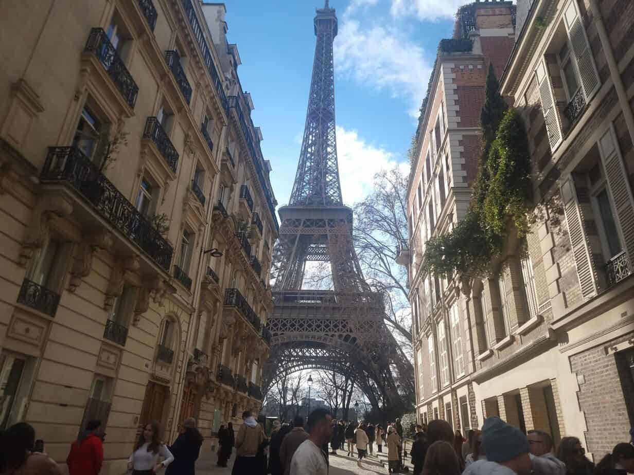 3 Day Paris Itinerary with Disneyland Paris (Easy & Realistic Plan)
